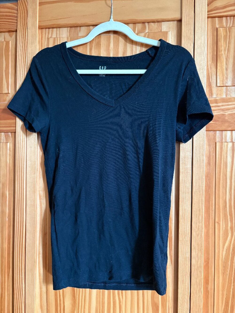 Gap black v-neck short sleeve